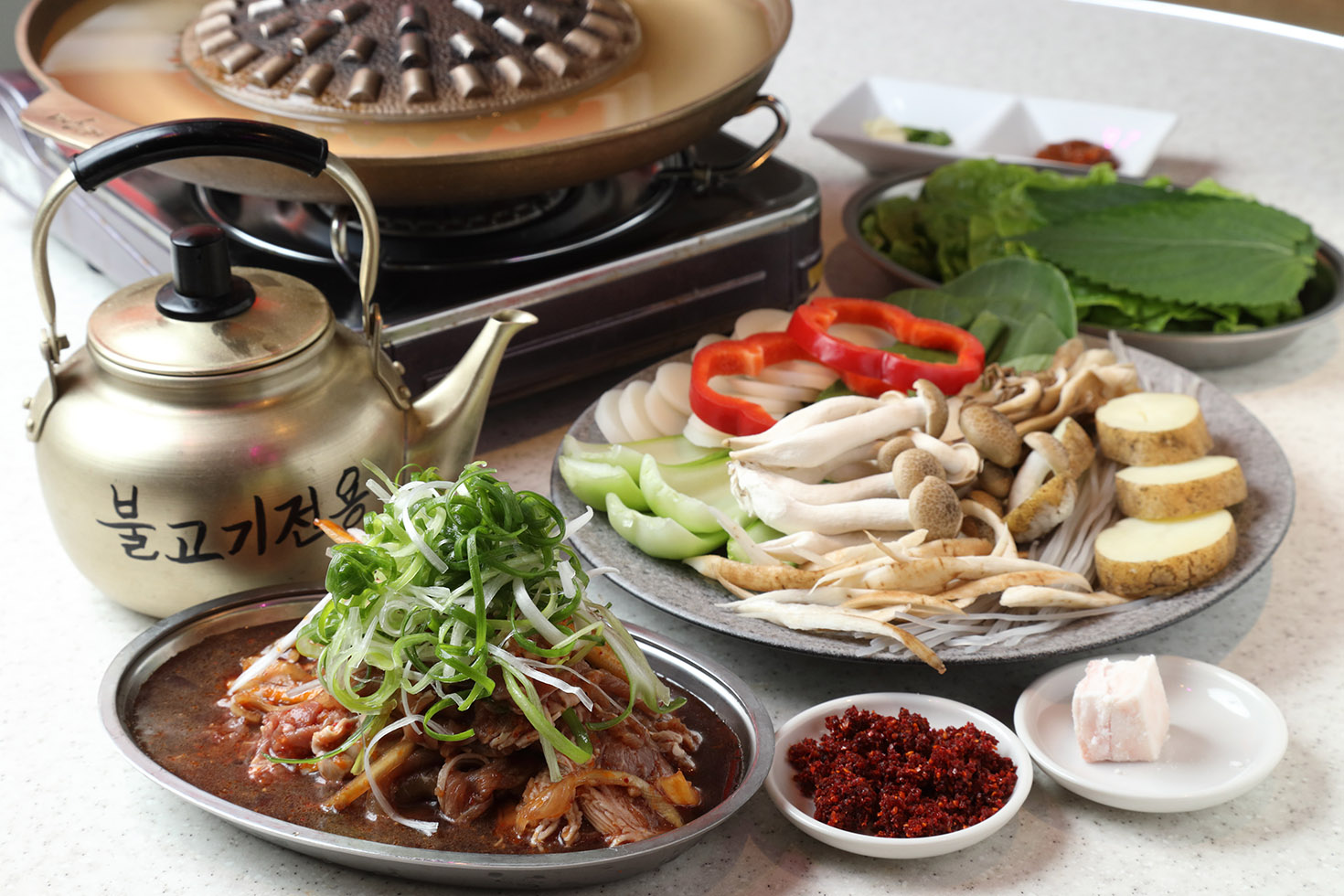 本場韓国の料理と空間が楽しめる韓国酒場で、月商1,600万円に